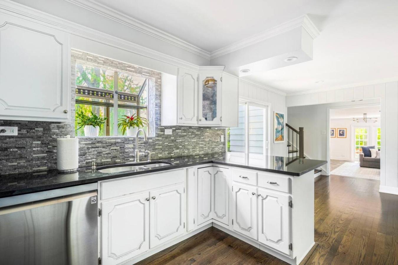 Spacious, Luxury Renovated Home With 4 Kings, Firepit Glen Ellyn Екстер'єр фото