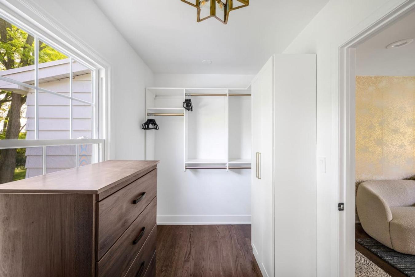 Spacious, Luxury Renovated Home With 4 Kings, Firepit Glen Ellyn Екстер'єр фото