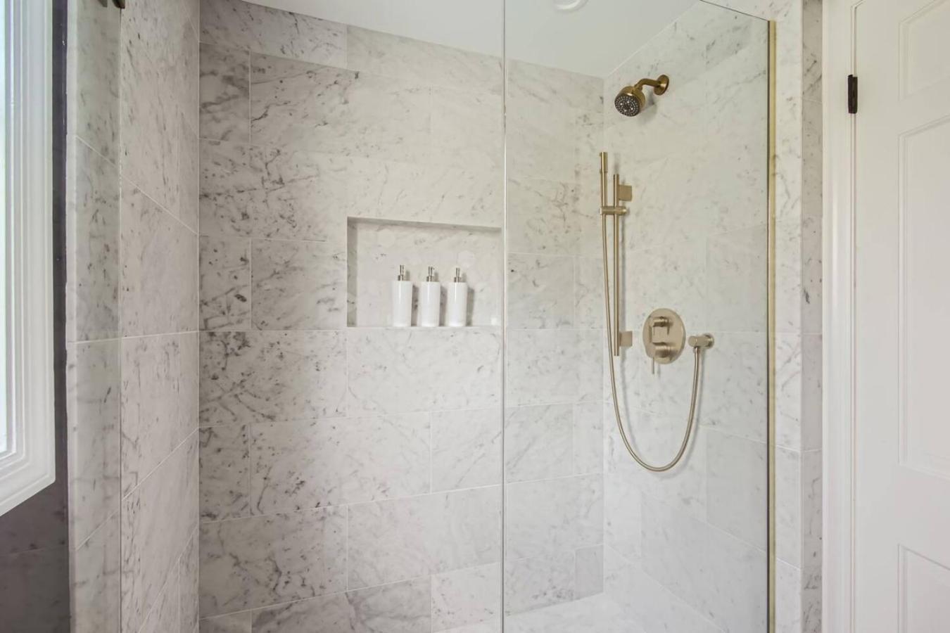 Spacious, Luxury Renovated Home With 4 Kings, Firepit Glen Ellyn Екстер'єр фото