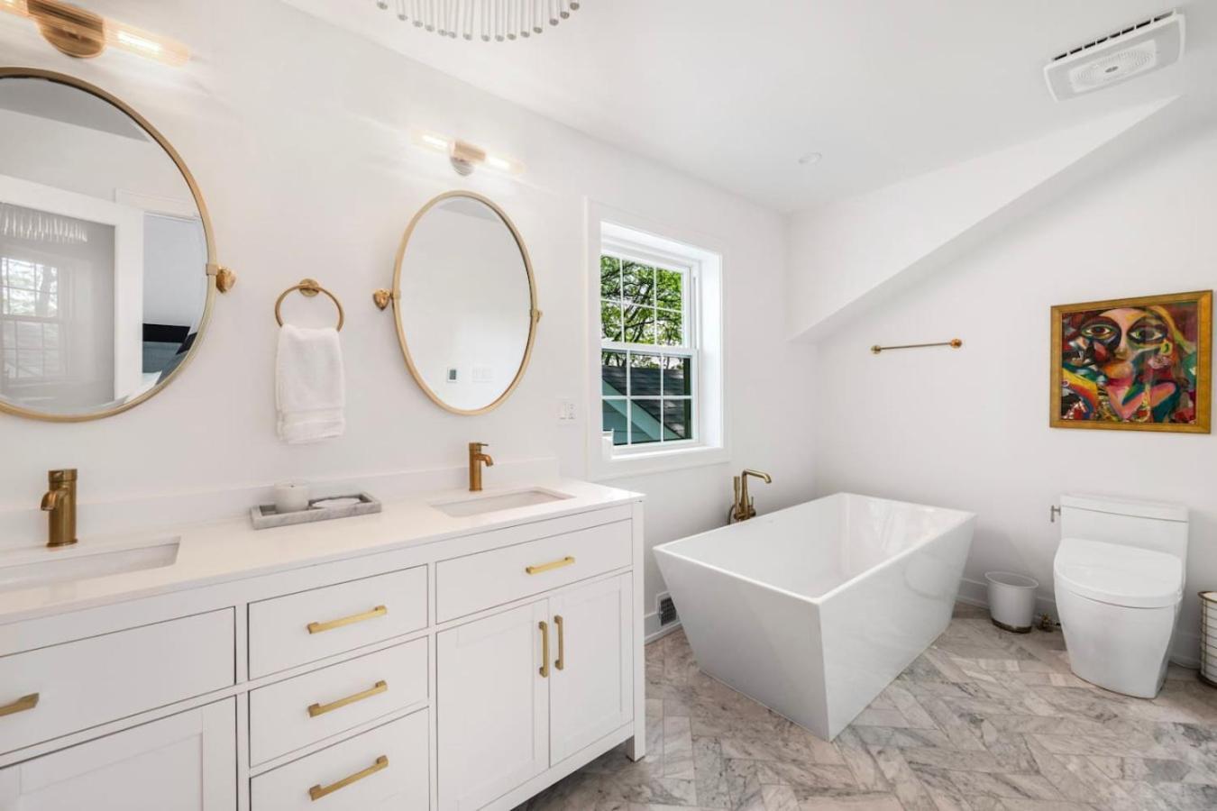 Spacious, Luxury Renovated Home With 4 Kings, Firepit Glen Ellyn Екстер'єр фото