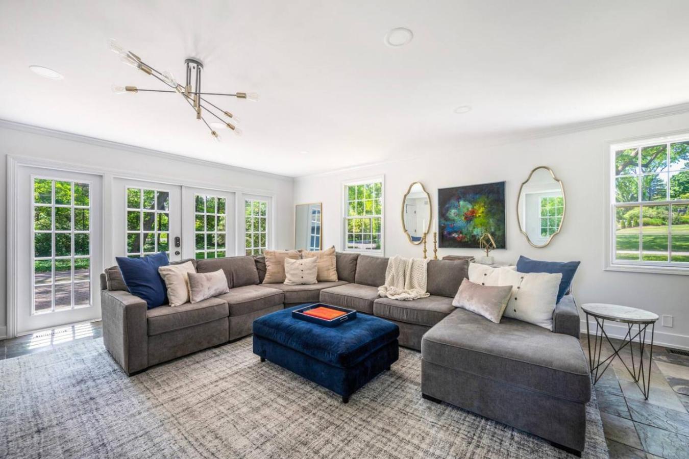 Spacious, Luxury Renovated Home With 4 Kings, Firepit Glen Ellyn Екстер'єр фото