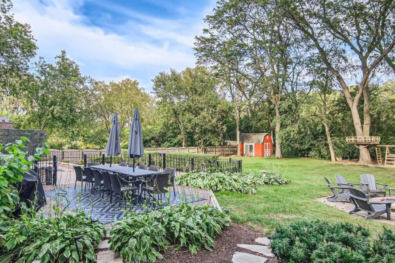Spacious, Luxury Renovated Home With 4 Kings, Firepit Glen Ellyn Екстер'єр фото