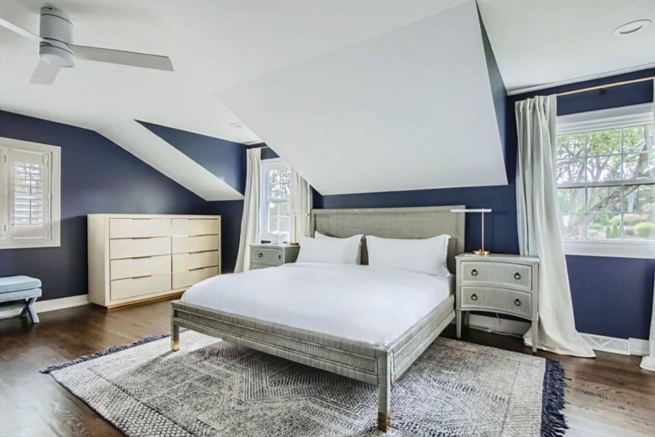 Spacious, Luxury Renovated Home With 4 Kings, Firepit Glen Ellyn Екстер'єр фото
